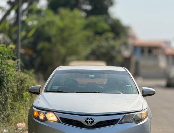 2014 TOYOTA CAMRY SE FOR SALE IN ABUJA