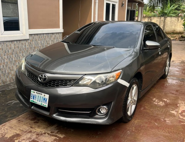 2014 Toyota Camry SE For Sale In Akwa Ibom