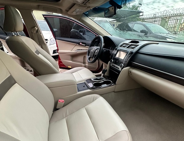 2014 Toyota Camry XLE V6🔥 For Sale In Benin City