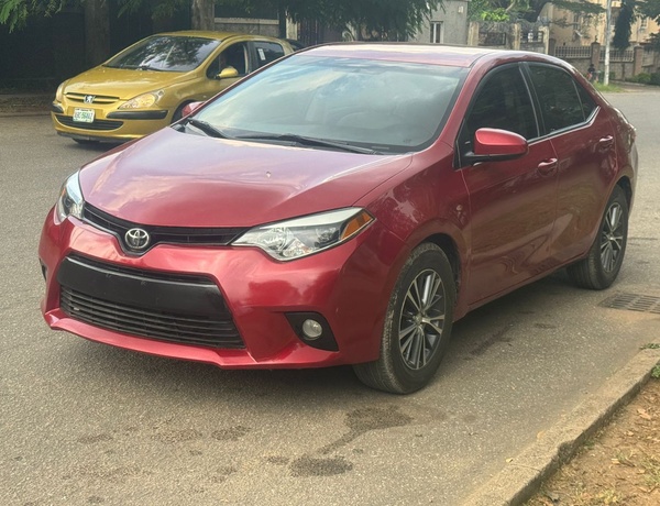 FOREIGN USED  2014 TOYOTA COROLLA SE FOR SALE IN ABUJA