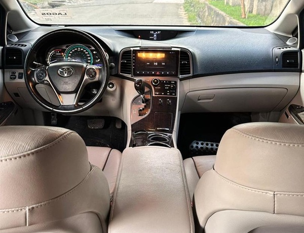 2014 TOYOTA VENZA XLE FULL OPTION FOR SALE IN ABUJA