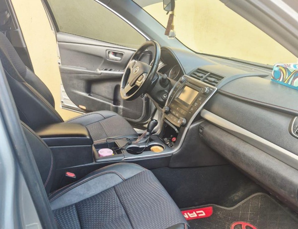 2015 FIRST BODY TOYOTA CAMRY FOR SALE IN ABUJA