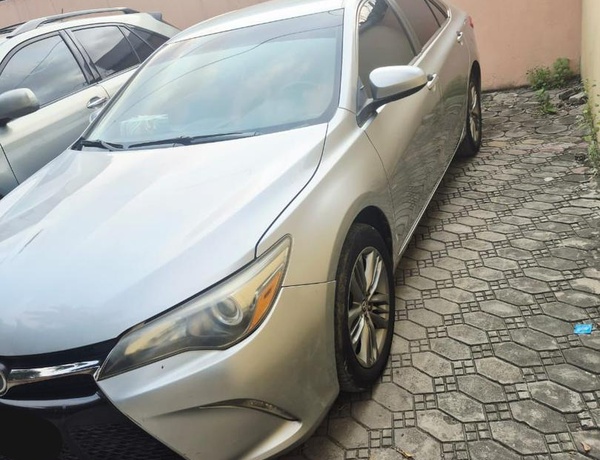 2015 FIRST BODY TOYOTA CAMRY FOR SALE IN ABUJA