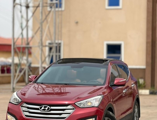 2015 KEYLESS HYUNDAI SANTAFE FULL OPTION FOR SALE IN KADUNA
