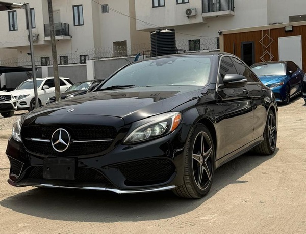 2015 KEYLESS MERCEDES BENZ C300 AMG TRIM FOR SALE