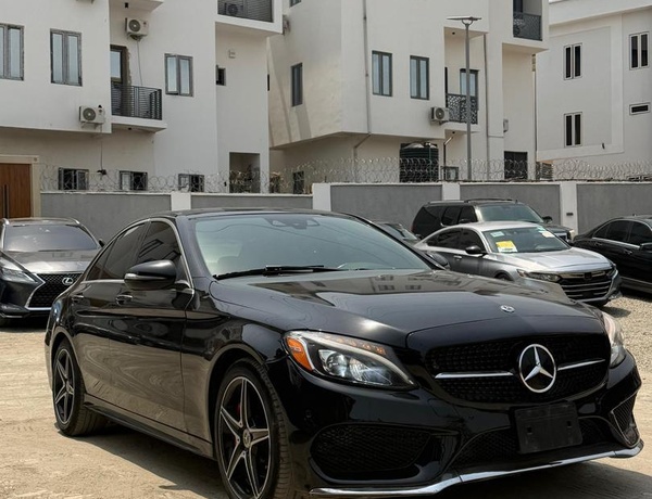 2015 KEYLESS MERCEDES BENZ C300 AMG TRIM FOR SALE