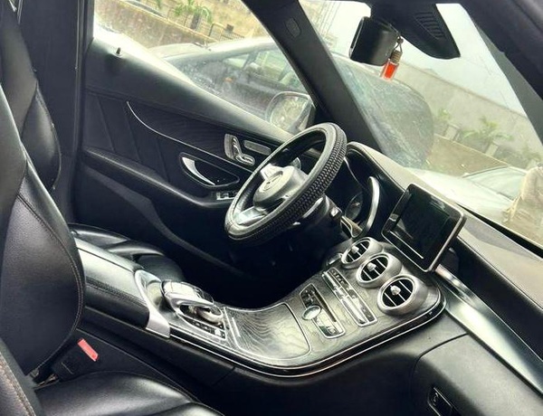 2015 KEYLESS MERCEDES BENZ C300 FULL OPTION FOR SALE