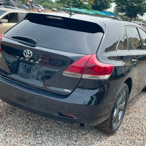 2015 KEYLESS TOYOTA VENZA FULL OPTION FOR SALE IN ABUJA