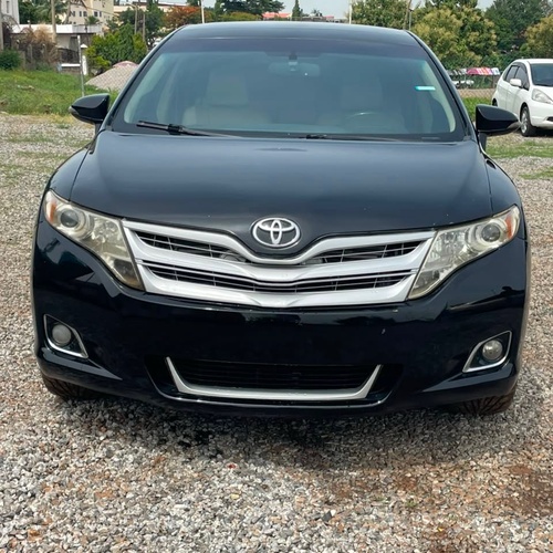 2015 KEYLESS TOYOTA VENZA FULL OPTION FOR SALE IN ABUJA