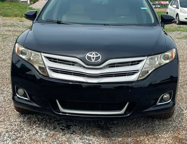 2015 KEYLESS TOYOTA VENZA FULL OPTION FOR SALE IN ABUJA