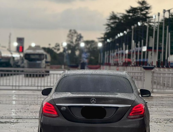 2015 MERCEDES BENZ C300 AMG TRIM FOR SALE IN ABUJA