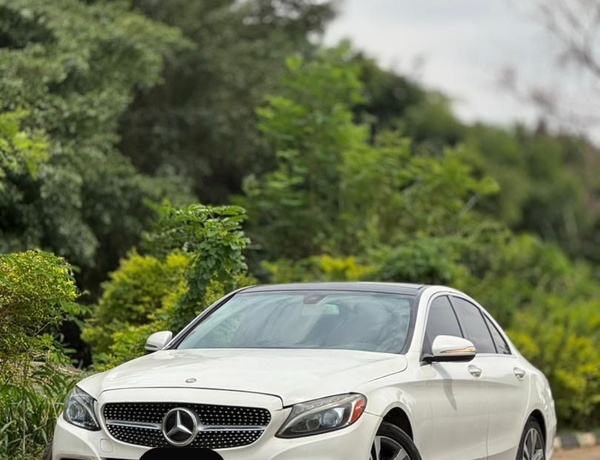 2015 MERCEDES BENZ C300 FOR SALE IN ABUJA