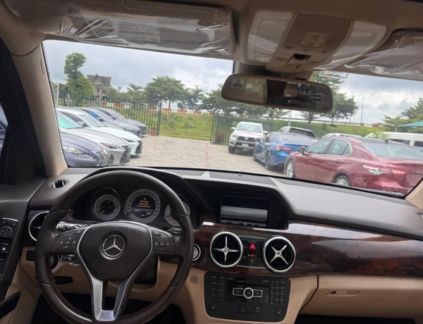 2015 MERCEDES BENZ GLK350 FULL OPTION FOR SALE