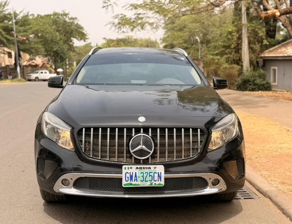 NIGERIAN USED 2015 MERCEDES BENZ GLA250 FOR SALE IN ABUJA
