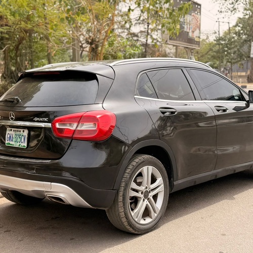 NIGERIAN USED 2015 MERCEDES BENZ GLA250 FOR SALE IN ABUJA
