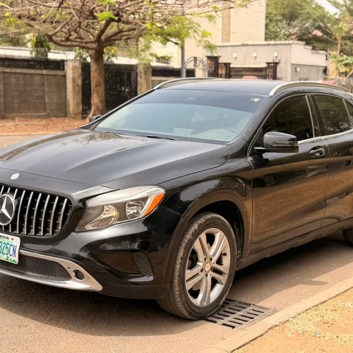NIGERIAN USED 2015 MERCEDES BENZ GLA250 FOR SALE IN ABUJA