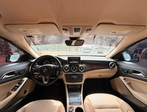 NIGERIAN USED 2015 MERCEDES BENZ GLA250 FOR SALE IN ABUJA