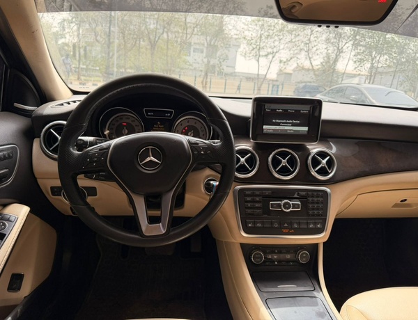 NIGERIAN USED 2015 MERCEDES BENZ GLA250 FOR SALE IN ABUJA