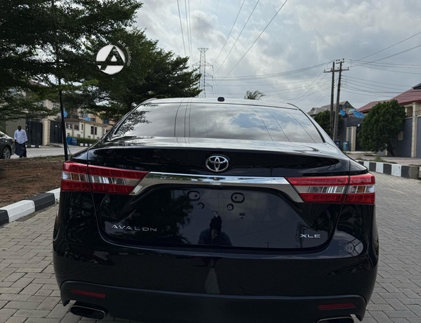 2015 TOYOTA AVALON XLE