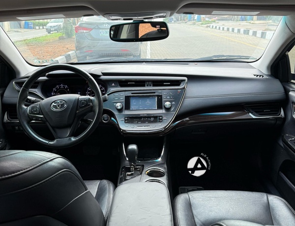 2015 TOYOTA AVALON XLE