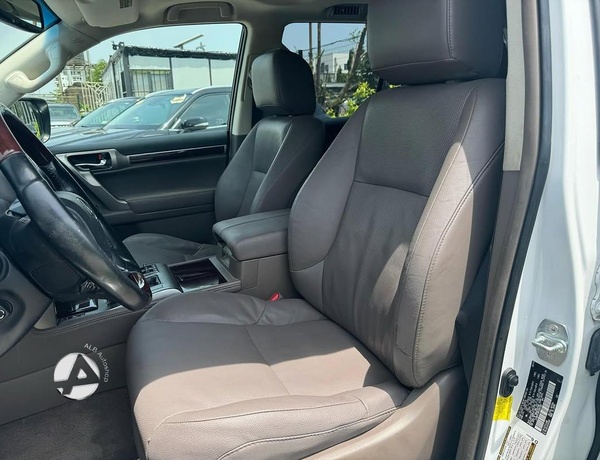 2015 Toyota Camry SE in Lekki