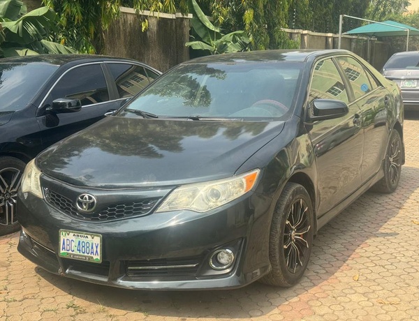 2015 TOYOTA CAMRY SE FOR SALE IN ABUJA
