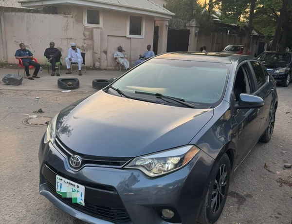 2015 TOYOTA COROLLA  FOR SALE IN ABUJA