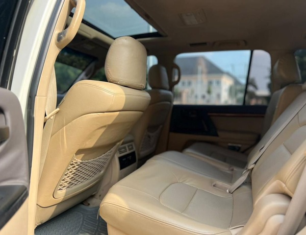 2015 TOYOTA LAND CRUISER V6 FOR SALE IN ABUJA