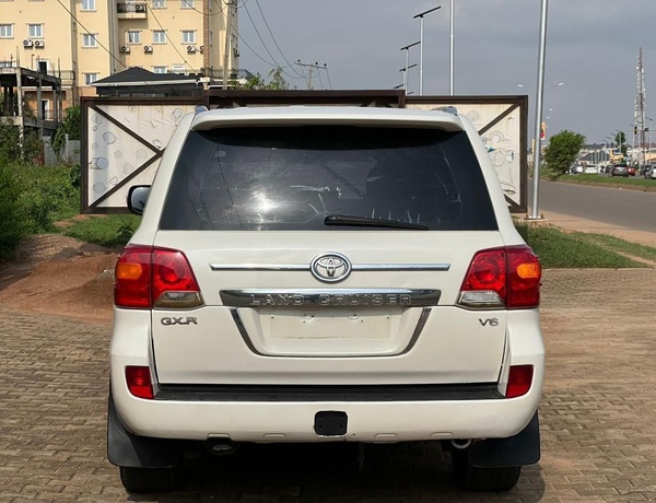 2015 TOYOTA LAND CRUISER V6 FOR SALE IN ABUJA