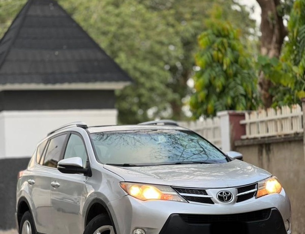 2015 TOYOTA RAV4 XLE FOR SALE