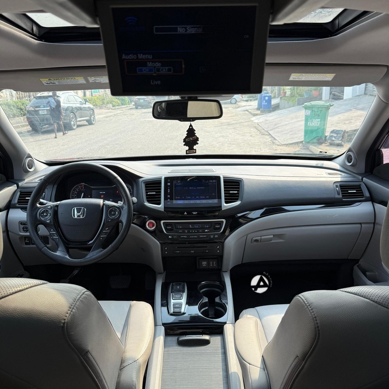 2016 Honda Pilot Touring image