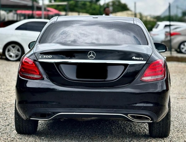 2016 KEYLESS MERCEDES BENZ C300 FOR SALE IN ABUJA