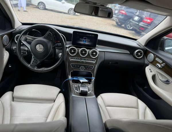 2016 KEYLESS MERCEDES BENZ C300 FOR SALE IN ABUJA