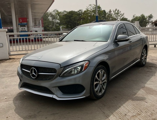 2016 MERCEDES BENZ C300 FULL OPTION FOR SALE