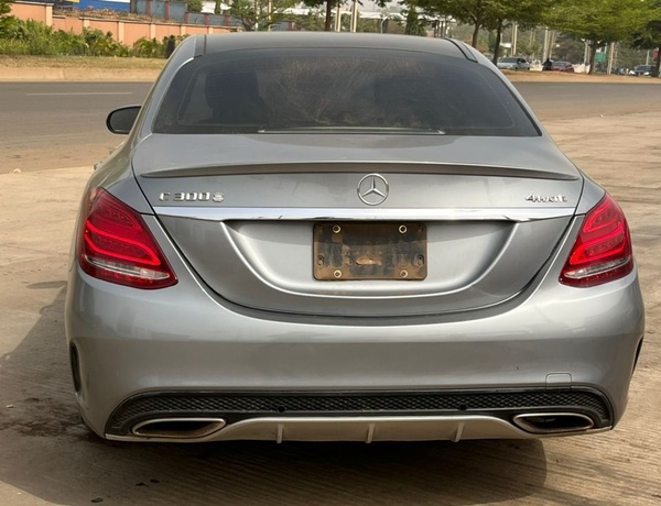 2016 MERCEDES BENZ C300 FULL OPTION FOR SALE
