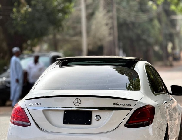 2016 MERCEDES BENZ C400 FULL OPTION AMG TRIM FOR SALE