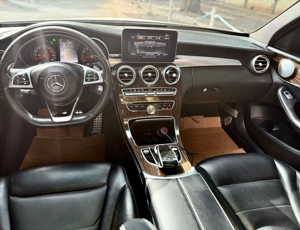 2016 MERCEDES BENZ C400 FULL OPTION AMG TRIM FOR SALE