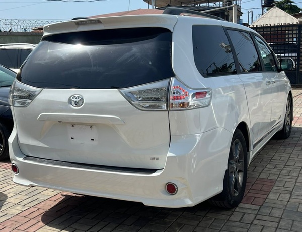 2016 TOYOTA SIENNA SPORT toks