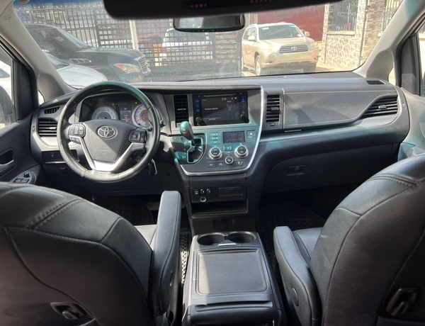 2016 TOYOTA SIENNA SPORT toks