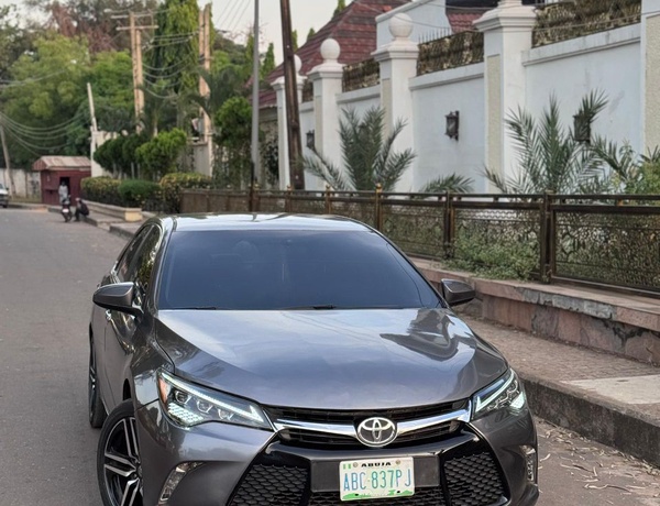 2016 TOYOTA CAMRY SE FOR SALE IN ABUJA