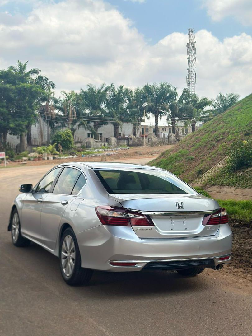 Car Image 5