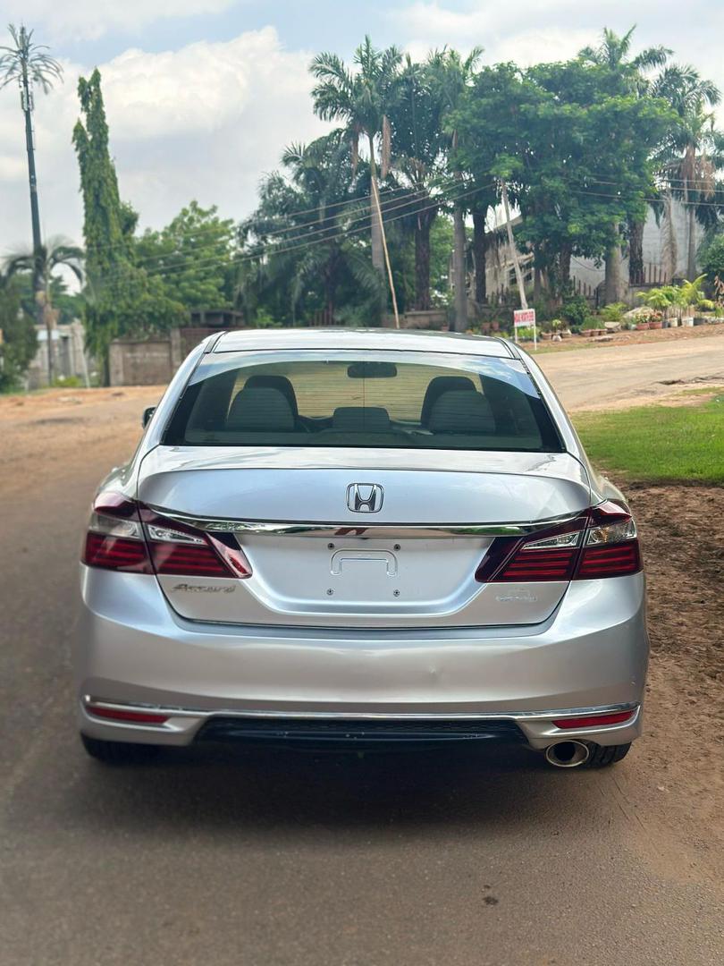 Car Image 6