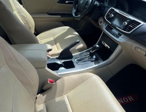 2016 UPGRADED KEYLESS HONDA ACCORD V6 FOR SALE IN KADUNA