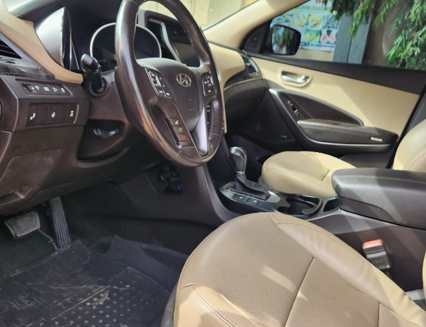 2017 HYUNDAI SANTAFE FULL OPTION FOR SALE IN KADUNA