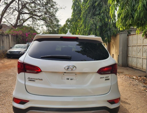 2017 HYUNDAI SANTAFE FULL OPTION FOR SALE IN KADUNA