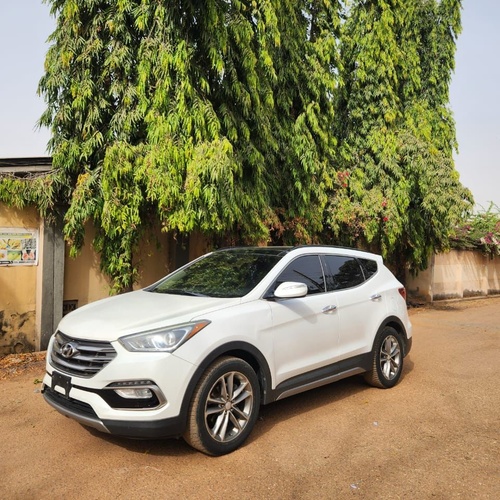 2017 HYUNDAI SANTAFE FULL OPTION FOR SALE IN KADUNA