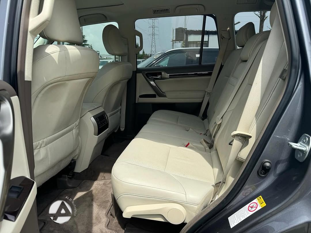 Car Image 7