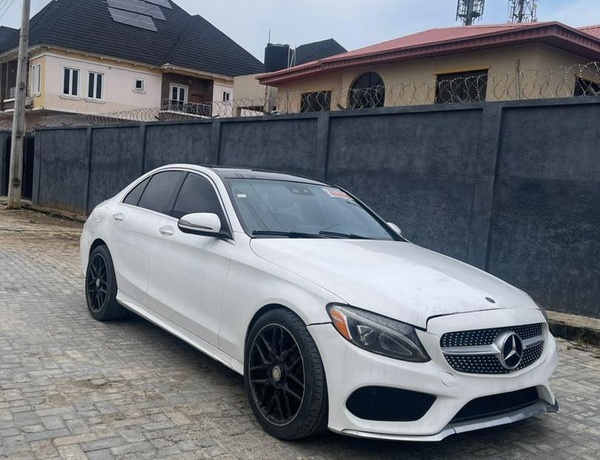 2017 MERCEDES BENZ C300 FOR SALE IN LAGOS