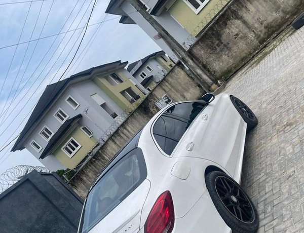 2017 MERCEDES BENZ C300 FOR SALE IN LAGOS