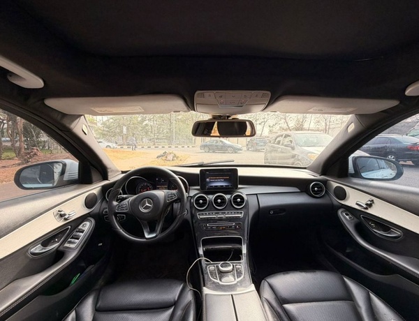 2017 MERCEDES BENZ C300 FULL OPTION FOR SALE IN ABUJA
